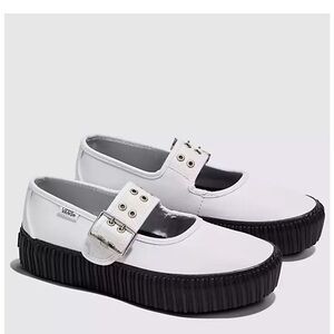 Vans White Creeper Platform Mary Jane Women’s Shoe Size 8 Worn only a few times.